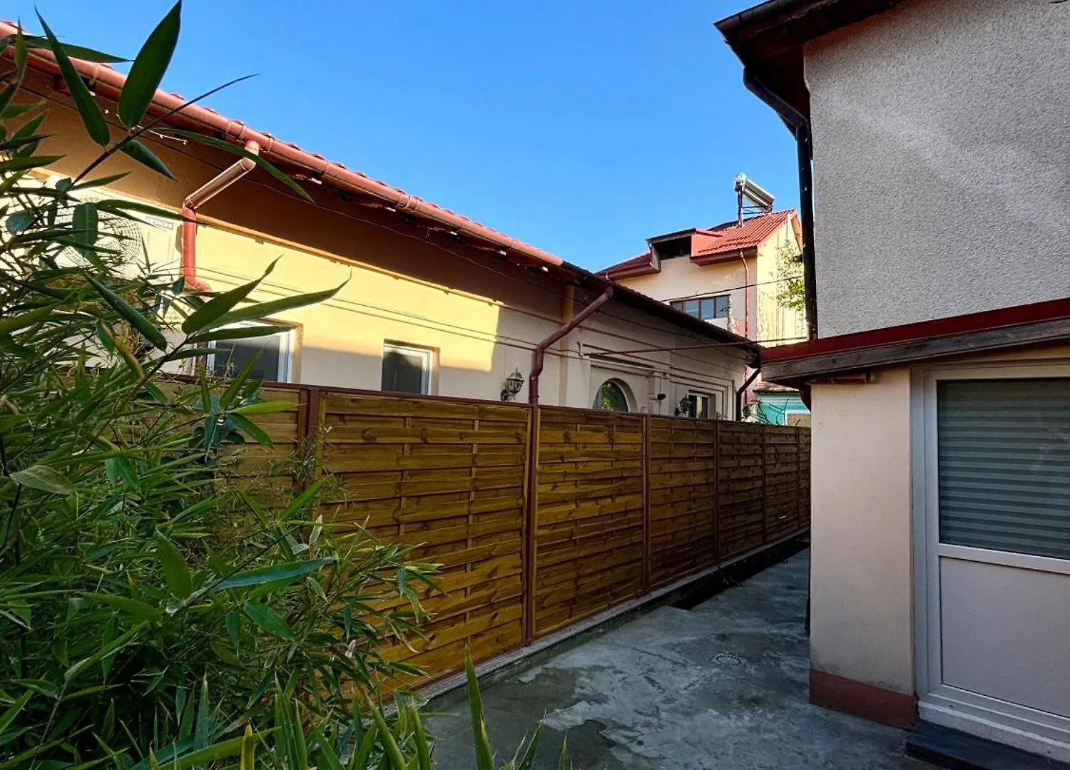 Charming Two- Bedroom House Bucharest 0*,  Romania