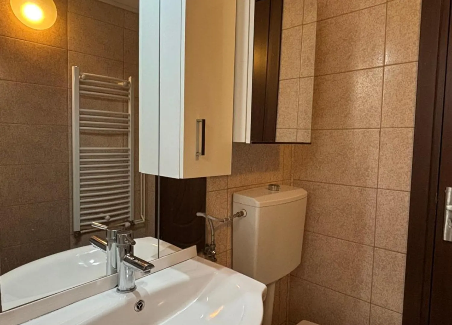 Charming Two- Bedroom House Bucharest